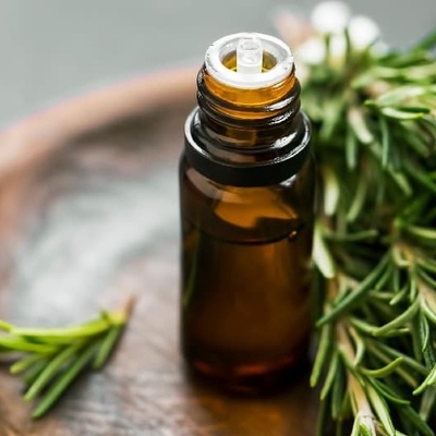 Buy CAS No. 8000-25-7 Rosemary Essential Oil For Raw Skin Rosmarinus Officinalis Leaf Oil online manufacture